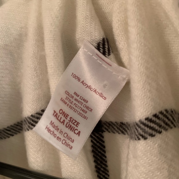 Shawl - Picture 4 of 4